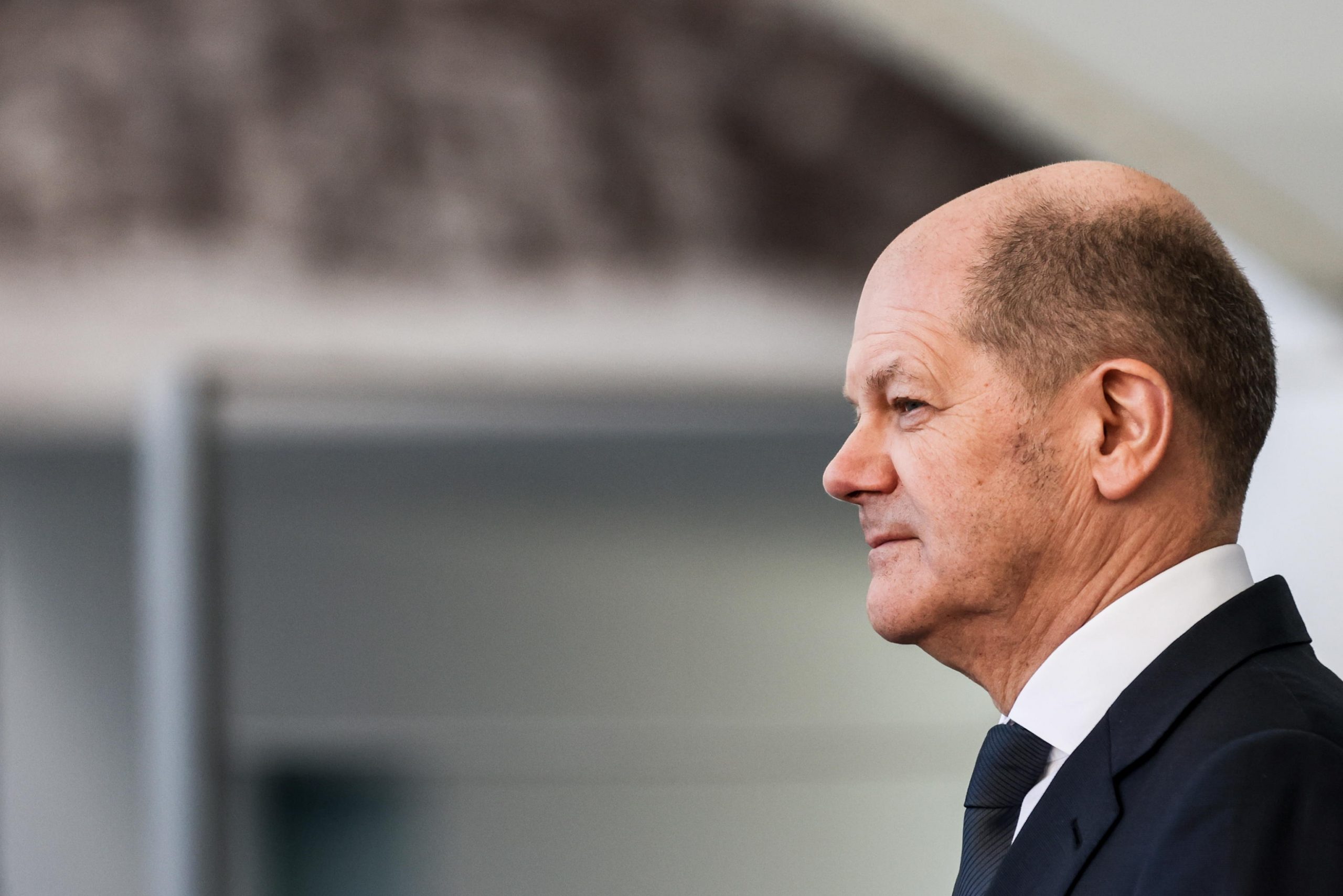 Il cancelliere Olaf Scholz ospita il presidente francese Emmanuel Macron
