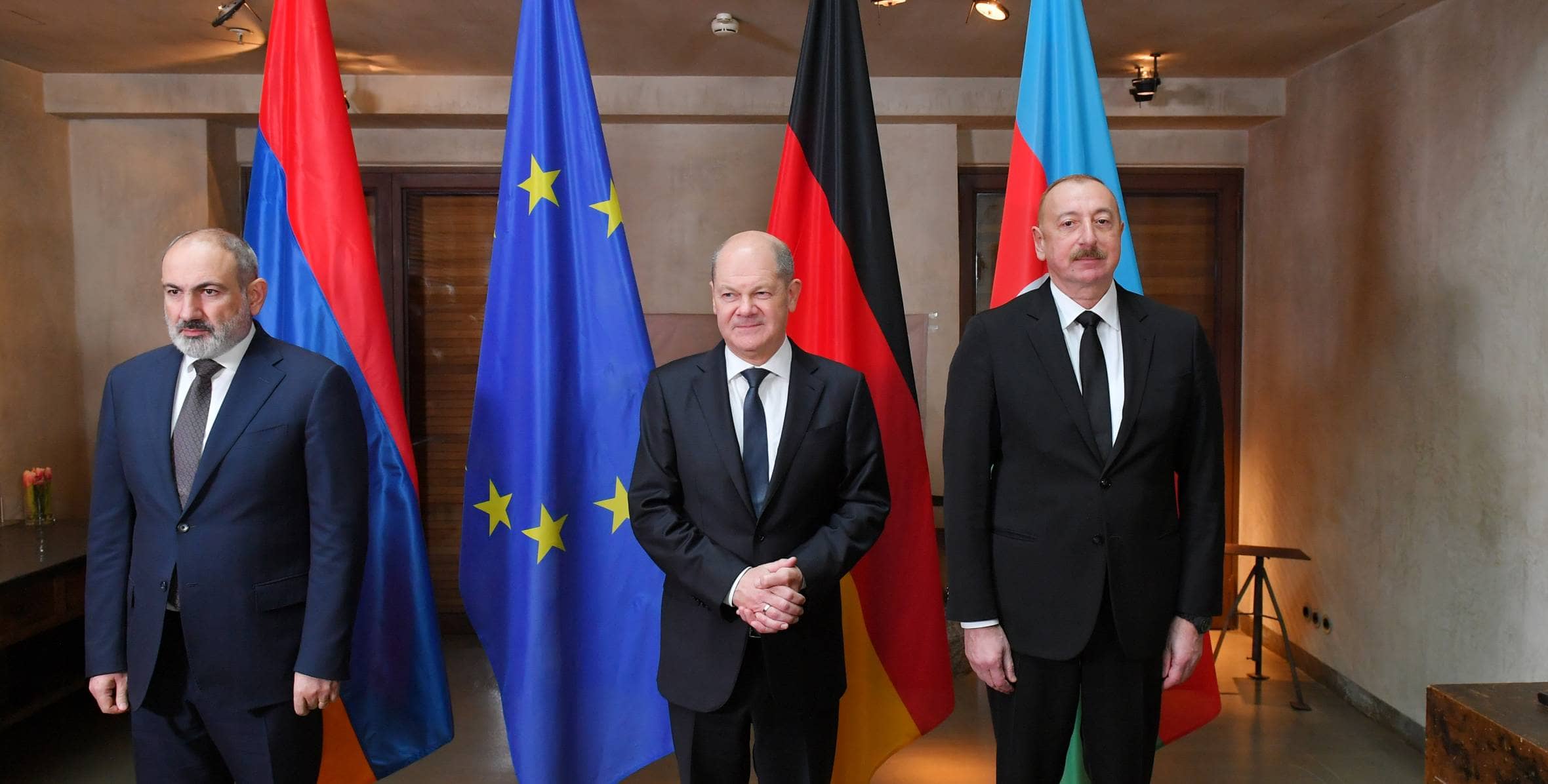 Olaf Scholz si incontra con il Presidente dell’Azerbaijan Ilham Aliyev e con il Segretario Generale NATO Jens Stoltenberg