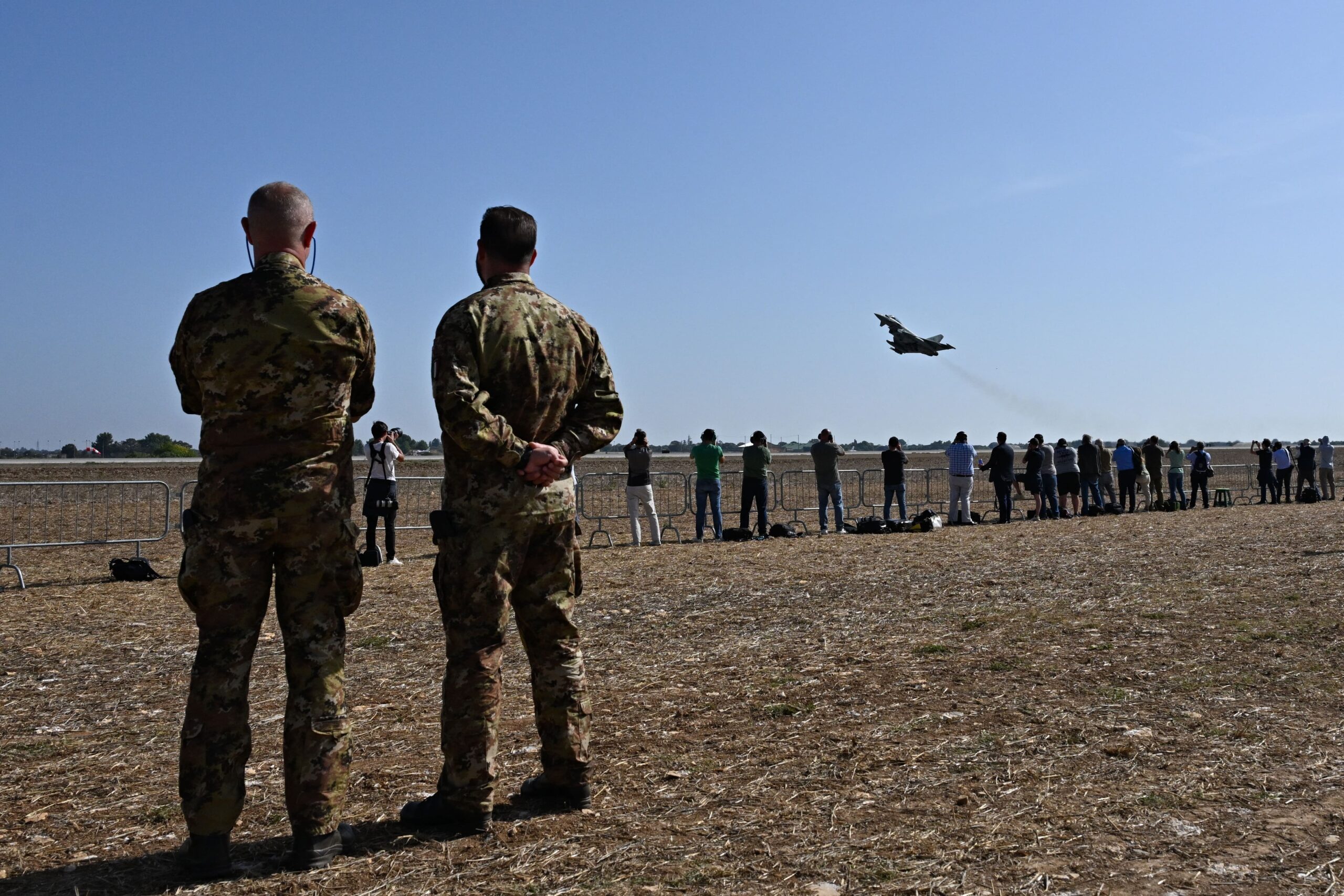 Esercitazione militare NATO in Germania con prove pratiche di sistemi anti-drone